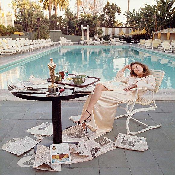 1977年,Terry O‘Neill在Faye Dunaway获得奥斯卡最佳女主角奖项后为她拍摄的肖像 图片来源:Iconic Images