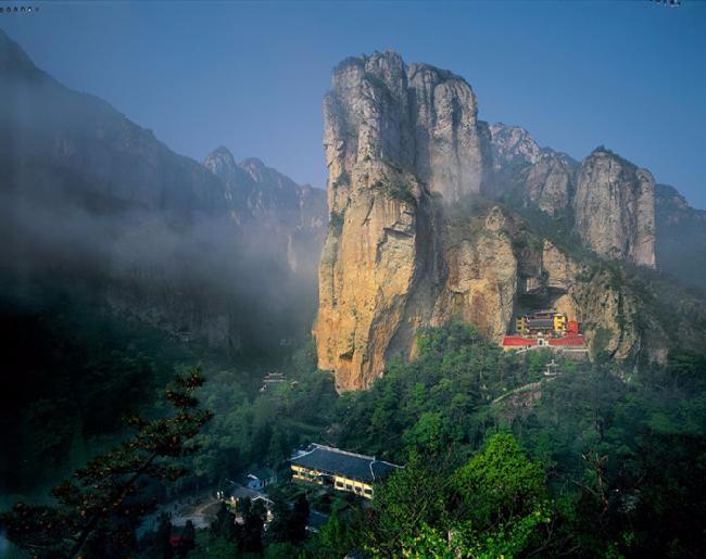 天青色等烟雨，而雁荡山在等你