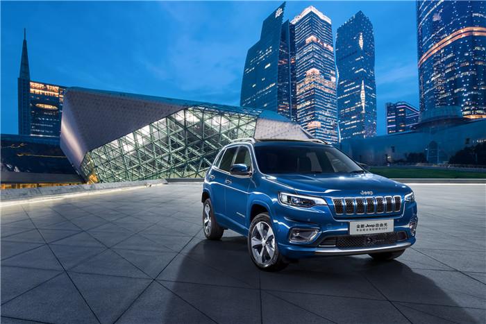 配同级至强 2.0T 全新 Jeep 自由光 20 万元内起售