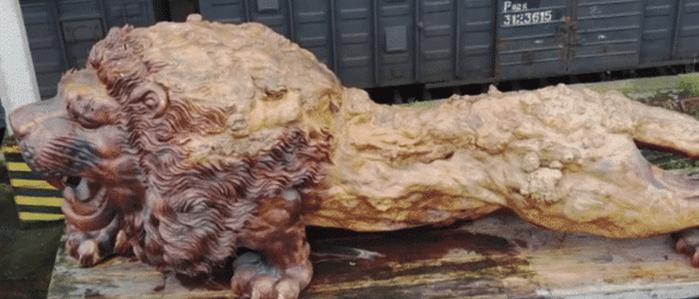 15米长“东方雄狮”根雕，300万元拒卖，如今却成这样了