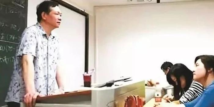 视频 | 从24岁到55岁!湖南这位大学老师31年只