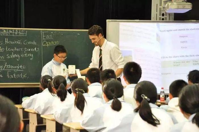 比到中国留学更幸福的，是来当外教