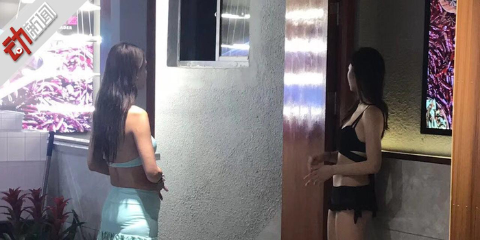 宜兴一火锅店雇比基尼美女送花 商家:正常开业