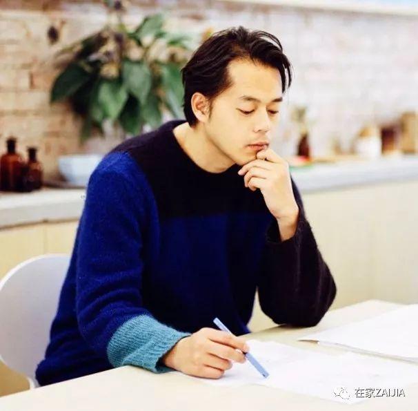 她的40㎡法租界小阁楼，浓缩了国内中古家具店之精华