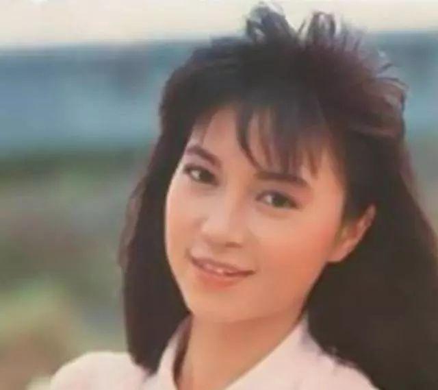 前TVB女星曾因小儿子血癌离世而患抑郁症 与丈夫结婚多年恩爱如初