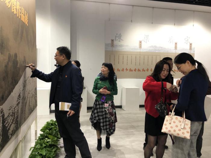 南朝石刻艺术影像作品第二场巡展在南京仙林大学城举行