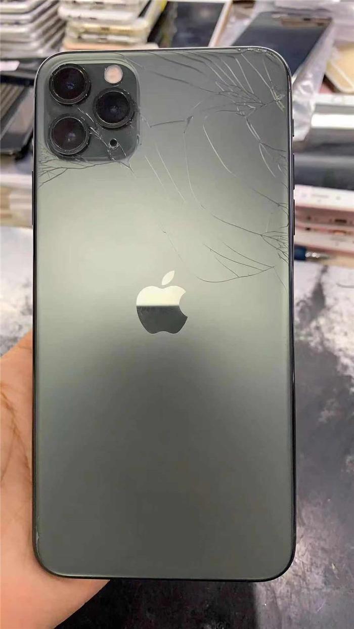 最硬玻璃也拦不住：多部苹果iPhone 11 Pro已碎