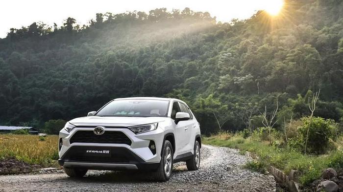 全新RAV4荣放上市首月订单突破3万辆