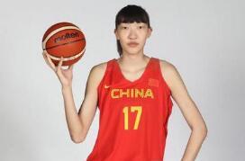 中国女篮中锋韩旭入选WNBA 父母忆其成长历程