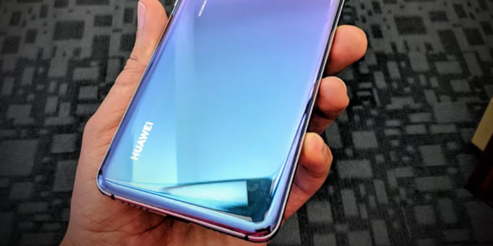 韩媒:华为Mate 20 Pro配备6.9英寸OLED屏幕