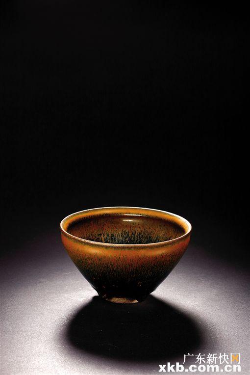 单色釉瓷器贯穿整个陶瓷发展史