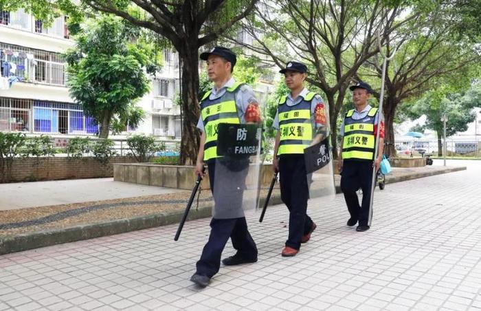 华强北万人义警巡逻暨百日攻坚反恐誓师大会今日举行