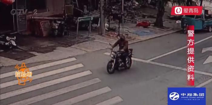 蒙面男骑摩托车狂奔200公里到胶州，竟然是为了抢劫？！