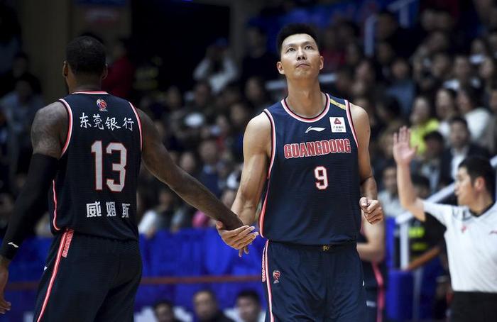【CBA联赛】广东队打出典型团队篮球，杜峰却还不满意