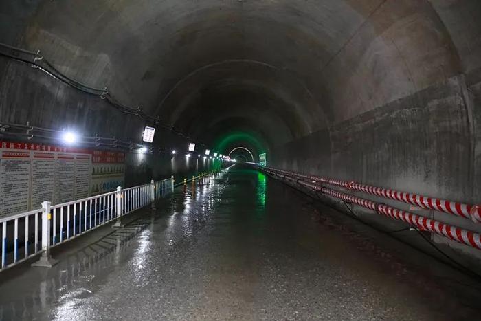 最大埋深1944米！乐山这条“世界第一”公路隧道最新进展来了