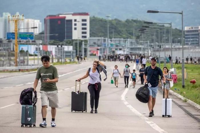 《时代》周刊的这篇“香港旅游小贴士”，好像暴露了什么