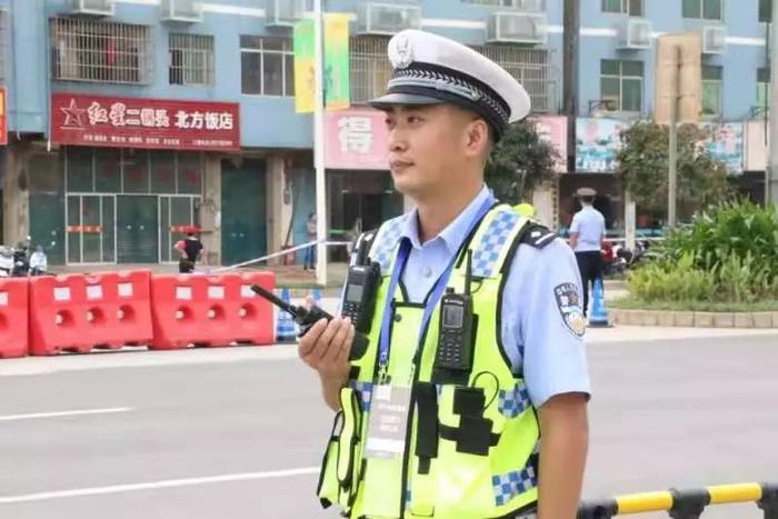 东博会期间，游逛会展中心农业展和华南城轻工展，该如何出行，警官为你解答 ▏交警直播间