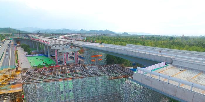 2022冬奥工程兴延高速公路跨京包铁路立交桥