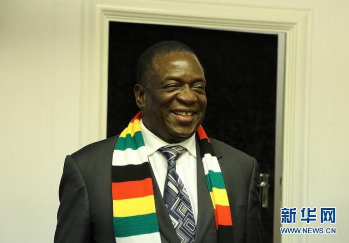 津巴布韦总统姆南加古瓦向中国人民拜年