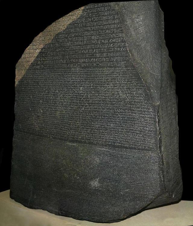大英博物馆里有什么？一块平凡的石头，为何成了“历史钥匙”？