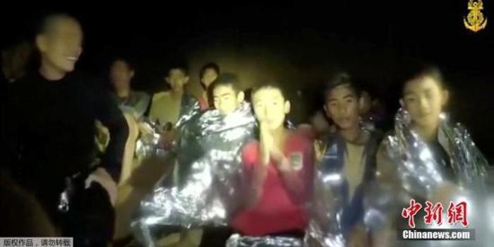 中国救援队揭秘泰被困洞穴13人救援计划 辟谣