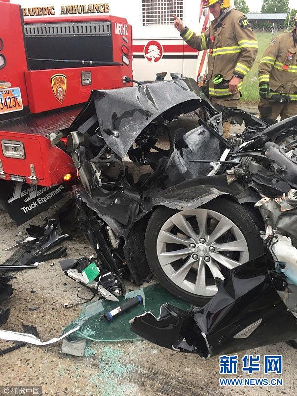 特斯拉Model S又出车祸了 这次闯红灯撞卡车（组图）