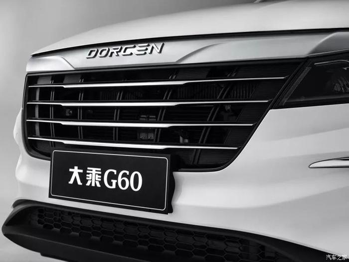 不到6万块的紧凑型SUV，居然有全景天窗、中控大屏，太实惠了！