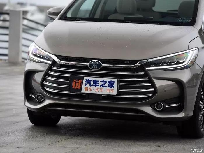 10多万的MPV，6.9秒破百，有6/7座，油耗不到2L/100km