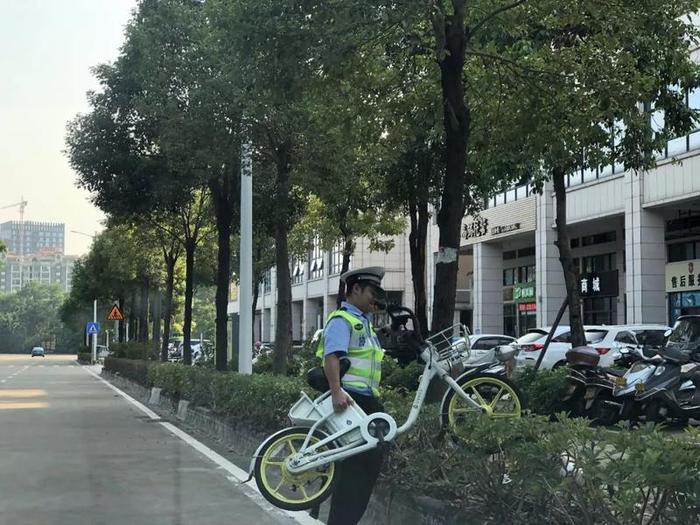 注意！星汇名庭小区周边道路、康福路、丰泽路严禁停车！看看整治前后对比……