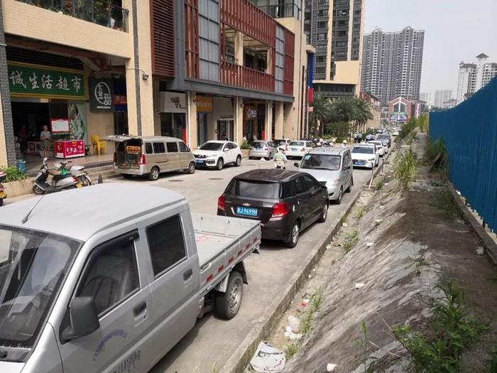 注意！星汇名庭小区周边道路、康福路、丰泽路严禁停车！看看整治前后对比……