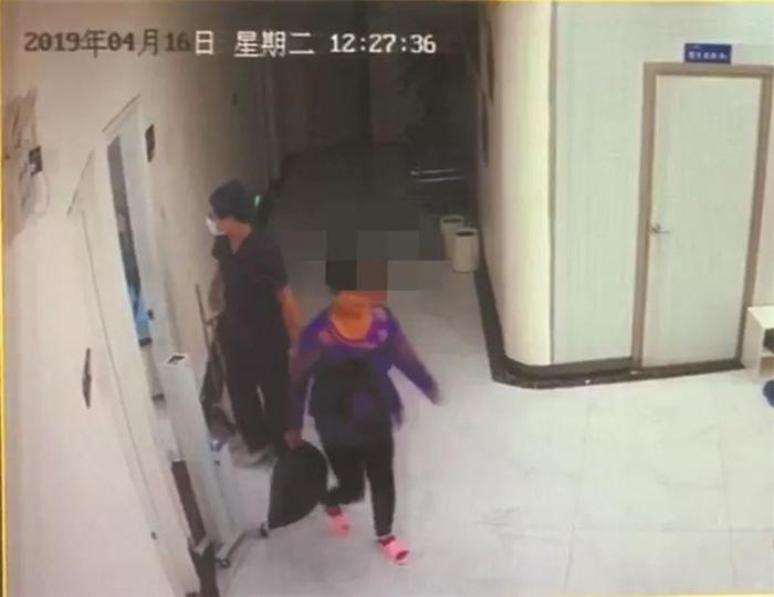 南宁一女子做了整形手术后失踪多日，回家不到两天竟莫名死亡！