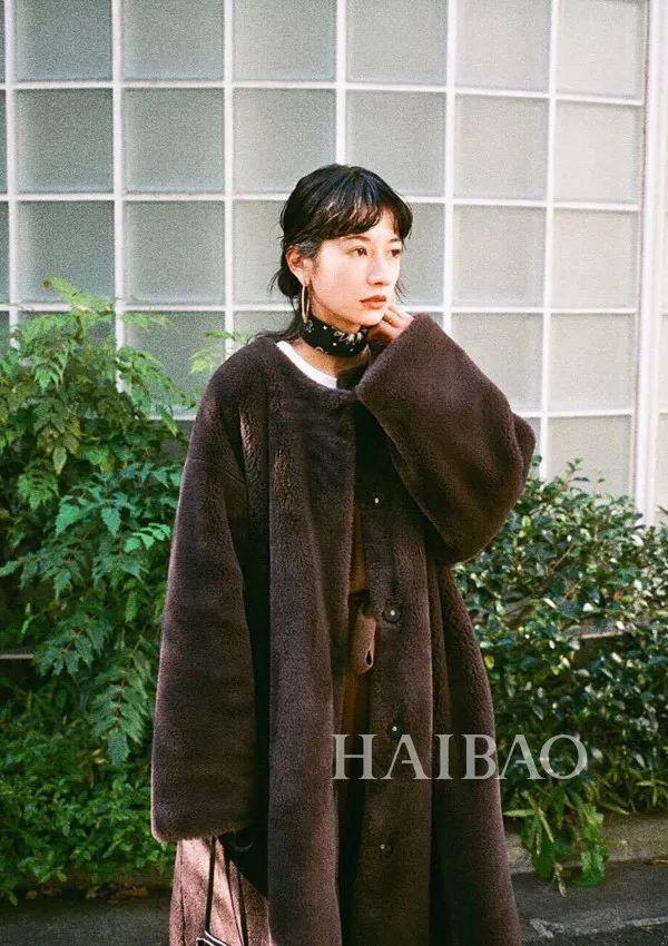 NO COLLAR LICO FUR COAT-