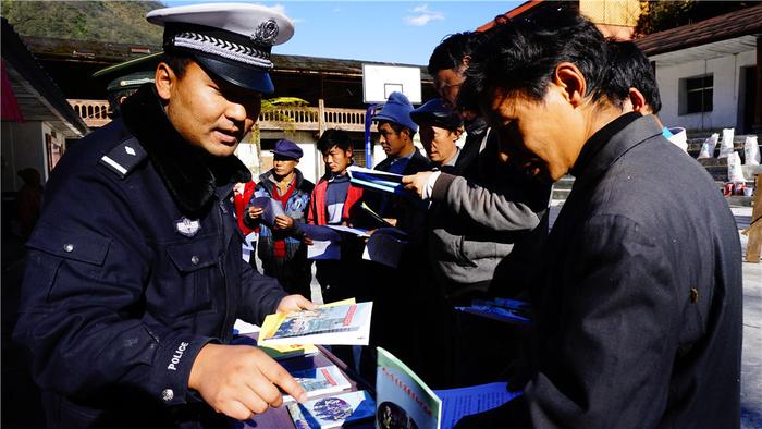 云南最美基层民警：做边疆的忠诚守卫者——怒江张红辉