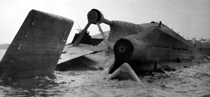 75年前冰海女王的最后一夜“提尔皮茨”号战列舰被英国空军击沉