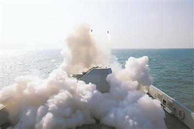 东海舰队实战化训练：弹幕摧毁新型高速靶机