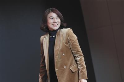 2017年10月30日,格力电器董事长董明珠在北京参加一场论坛活动。