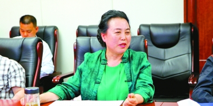 发挥劳模精神在育人中的作用