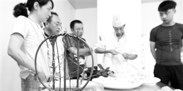 草根厨师比拼厨艺