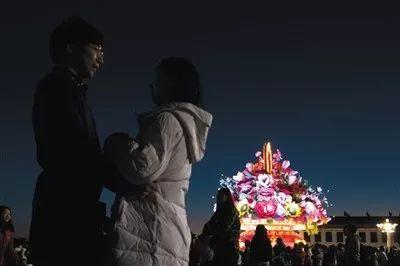 揭秘！天安门广场的巨型花篮，是怎么设计出来的？