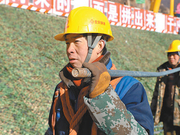 寒风凛冽 热战在小海坨山上