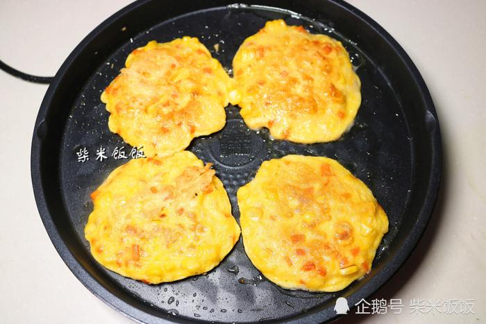 早餐做了这个饼，鲜脆香软还多汁，每人3个不够吃，明天还做