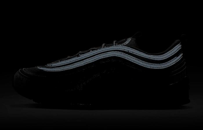 3M 条纹 + 夜光外底！双重炫光的 Air Max 97 现已发售！