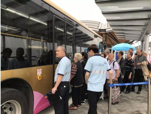 擦亮“中国制造” 苏州金龙海格客车正式投入港珠澳大桥运营