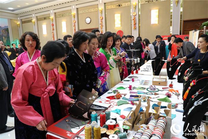 2019年“平壤欢乐春节”之大同江春节庙会举行