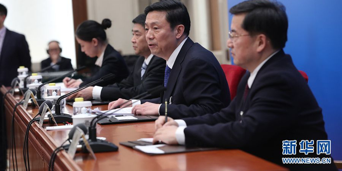 全国政协十三届二次会议发言人亮相,他被称为