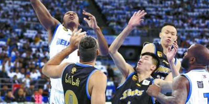 首钢男篮110比97击败上海队