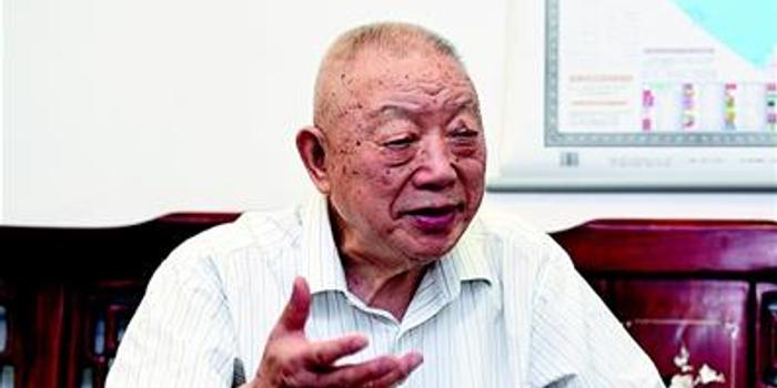 武汉干休所离休干部、88岁战斗英雄毕金保讲