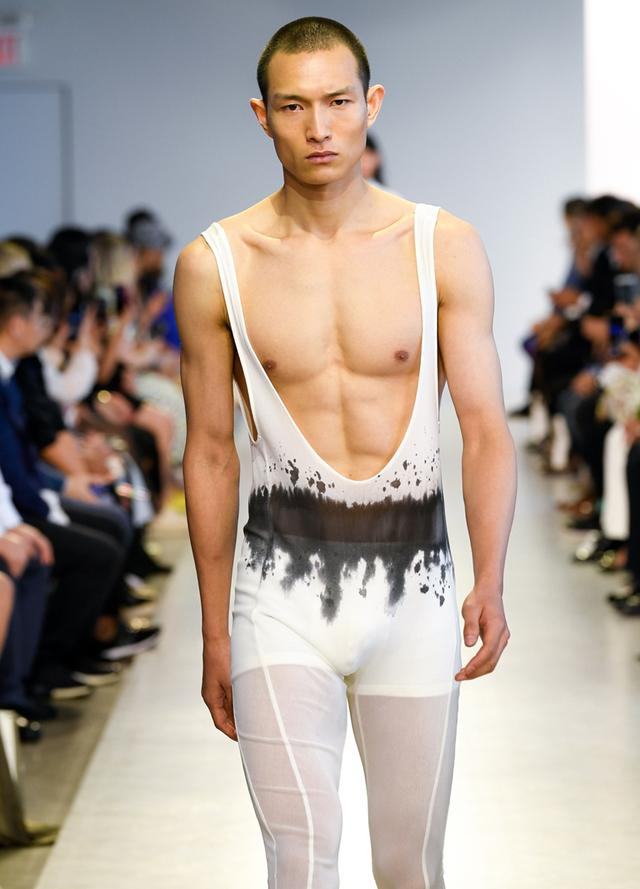 中国“秋裤”登录纽约时装周，天猫要把三枪变成下一个李宁