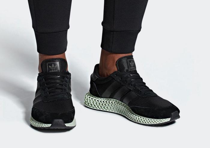 4D 跑鞋全新配色！纯黑adidas Futurecraft 4D-5923 即将发售