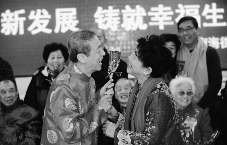 点击放大